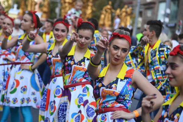 جشن روز شهر در خیابان تورسکایا مسکو - اسپوتنیک ایران  