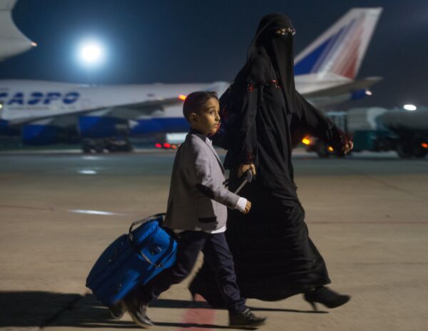 شهروند یمن در فرودگاه « دامددووا» مسکو - اسپوتنیک ایران  