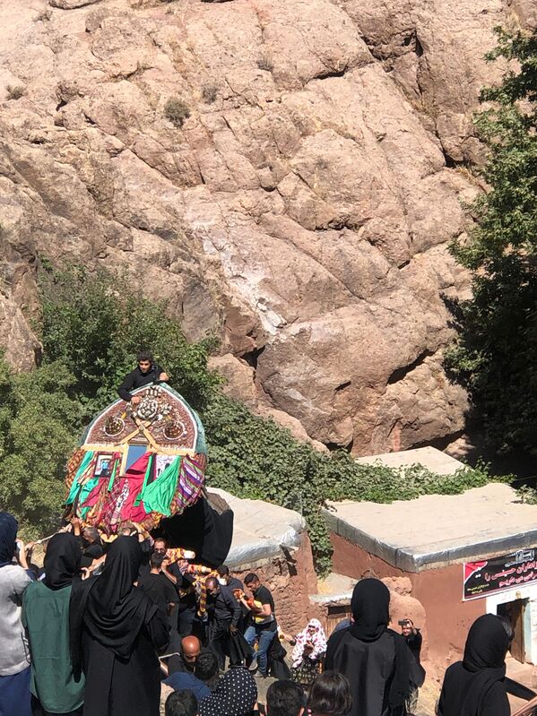 مراسم تاسوعا و عاشورا در روستای تاریخی ابیانه - اسپوتنیک ایران  