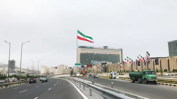 وصل شدن اینترنت موبایل در تهران  - اسپوتنیک ایران  