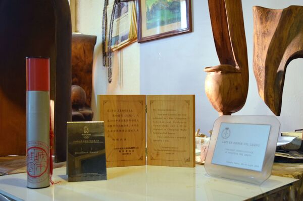 سازنده مجسمه های روح افزا از کالبد درختان خشکیده +تصاویر - اسپوتنیک ایران  