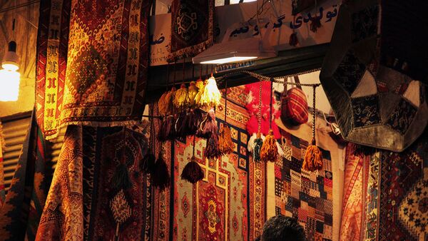 персидские ковры на базаре, Шираз, Иран - اسپوتنیک ایران  