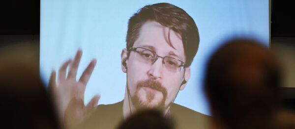 اسنودن، پناهندگی فرانسه را می خواهد اسنودن، پناهندگی فرانسه را می خواهد - اسپوتنیک ایران