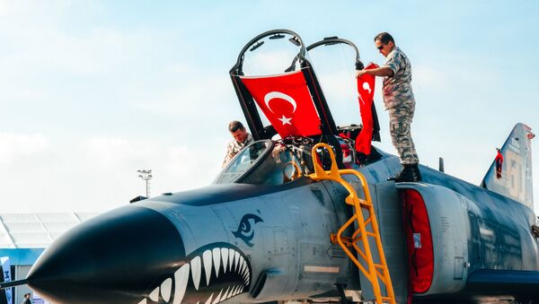نمایشگاه بین المللی هوایی تکنوفست در ترکیه در حال برگزاری است - اسپوتنیک ایران  