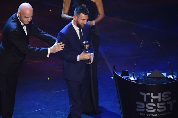 مراسم اعطای جوایز فوتبال فیفا در میلان ایتالیا - اسپوتنیک ایران  