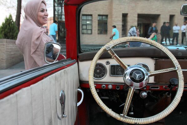 نمایشگاه خودروهای کلاسیک - تهران - اسپوتنیک ایران  