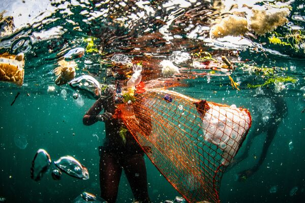 زباله ها در دریا - استامبول - اسپوتنیک ایران  