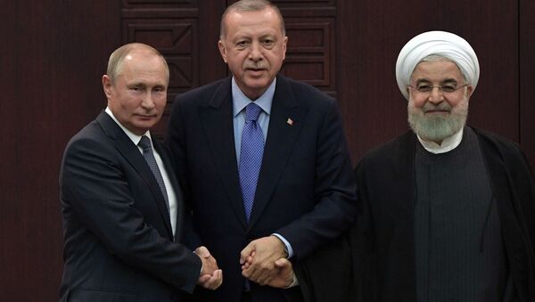 روسای جمهور روسیه، ایران و ترکیه تصرف غیر قانونی معادن نفت سوریه را محکوم کردند  - اسپوتنیک ایران  