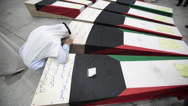 Coffins of victims of Friday's bombing at the Imam Sadeq mosque in Kuwait City - اسپوتنیک ایران  