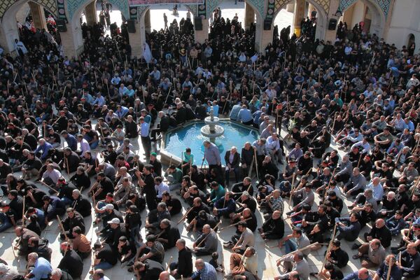 مراسم قالیشویان مشهد اردهال - اسپوتنیک ایران  