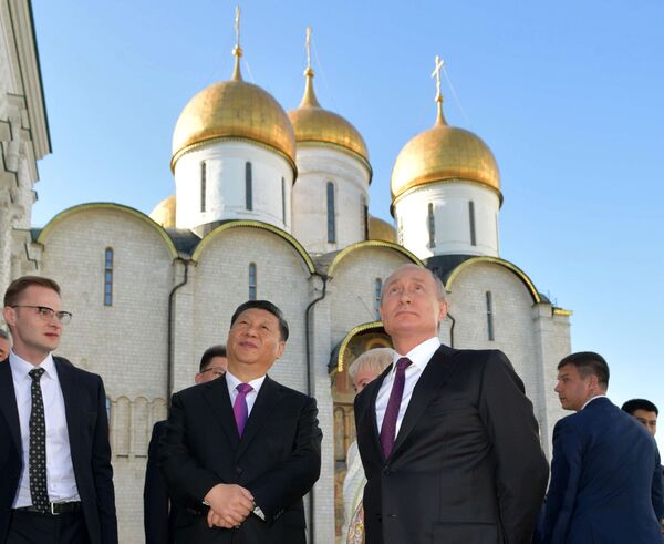 بازدید رئیس جمهور چین و ولادیمیر پوتین، رئیس جمهور روسیه از کاخ کرملین - اسپوتنیک ایران  