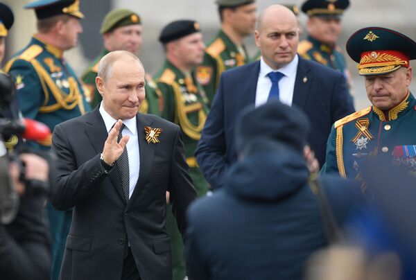 ولادیمیر پوتین، رئیس جمهور روسیه در جشن پیروزی - میدان سرخ مسکو - اسپوتنیک ایران  