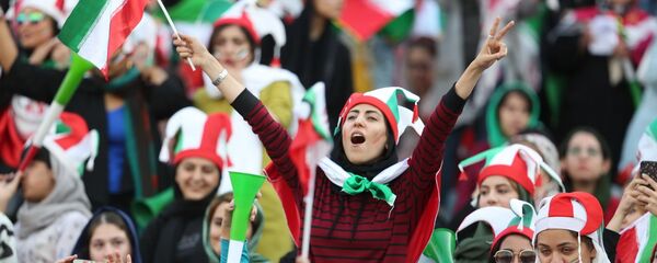 برای اولین بار در تاریخ ایران، اظهار نظر زنان در فوتبال برای اولین بار در تاریخ ایران، اظهار نظر زنان در فوتبال - اسپوتنیک ایران