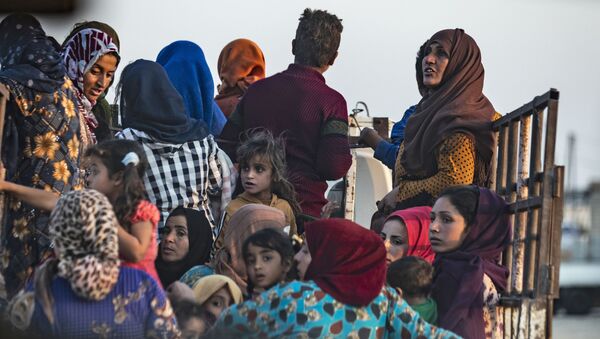 بازگشت ۹۵۰ پناهنده سوری به کشورشان - اسپوتنیک ایران  