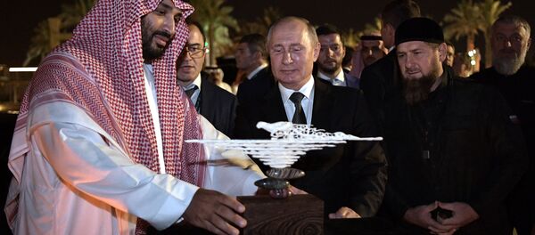 پوتین برای اولین بار پس از سال 2007 به عربستان سفر کرد و با ولیعهد و پادشاه عربستان دیدار نمود پوتین برای اولین بار پس از سال 2007 به عربستان سفر کرد و با ولیعهد و پادشاه عربستان دیدار نمود - اسپوتنیک ایران