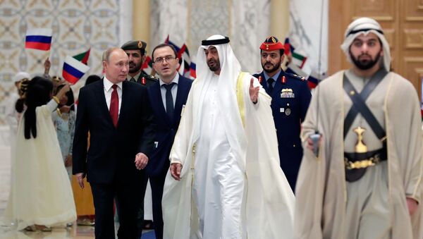 Президент РФ Владимир Путин и наследный принц Абу-Даби Мухаммед бен Заид Аль Нахайян на церемонии официальной встречи - اسپوتنیک ایران  