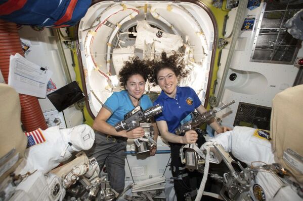 فضانوردان کریستینا کوخ و جسیکا میر در ایستگاه بین المللی فضایی - اسپوتنیک ایران  