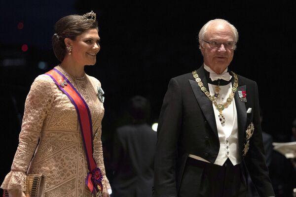 شاهزاده سوئد ویکتوریا و پدرش در مراسم تاجگذاری امپراتور ژاپن - اسپوتنیک ایران  