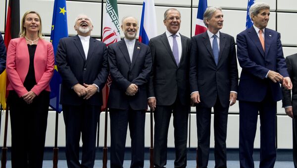 Совместное фотографирование участников переговоров по ядерной проблеме Ирана в Вене - اسپوتنیک ایران  