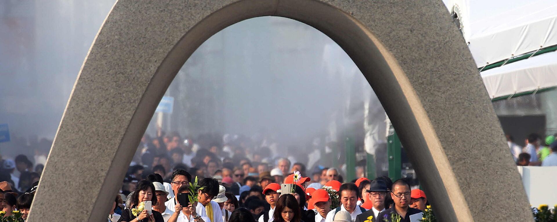 شهردار هیروشیما در مراسم یادبود قربانیان بمب اتمی آمریکا از تولستوی نقل قول کرد - اسپوتنیک ایران  , 1920, 06.08.2022