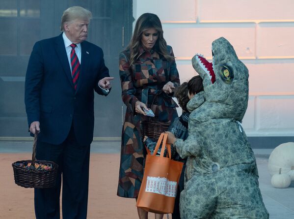 دونالد ترامپ به همراه همسرش در جشن هالووین کاخ سفید - اسپوتنیک ایران  