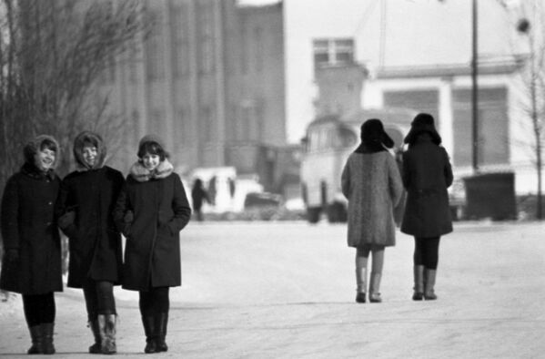 کلکسیون پالتوهای زمستانی از خز روسی, 1970  - اسپوتنیک ایران  