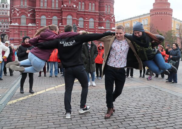 شرکت کنندگان در جشن وحدت ملی در میدان سرخ مسکو - اسپوتنیک ایران  