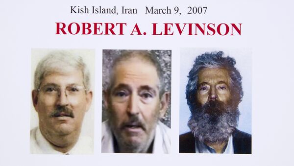 رابرت لوینسون مامور سابق FBI آمریکا - اسپوتنیک ایران  