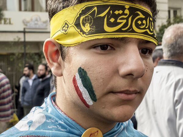 شرکت کنندگان در راهپیمایی 40 سالگی اشغال سفارت آمریکا در تهران - اسپوتنیک ایران  