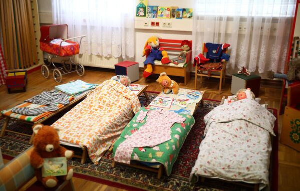 تخت خواب های کودکستان در موزه آلمان شرقی در پیرن آلمان - اسپوتنیک ایران  