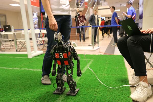 مسابقات قهرمانی ربات و هوش مصنوعی در مسکو 
Robocup Asia-Pasific 2019 - اسپوتنیک ایران  