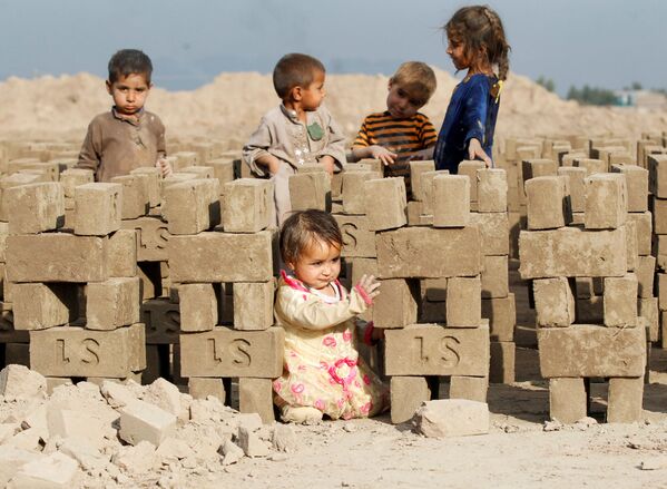 کودکان افغانی در شهر جلال‌آباد افغانستان - اسپوتنیک ایران  