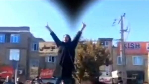مطرح شدن ادعای ورود زنانی به ایران  برای اغتشاش  - اسپوتنیک ایران  