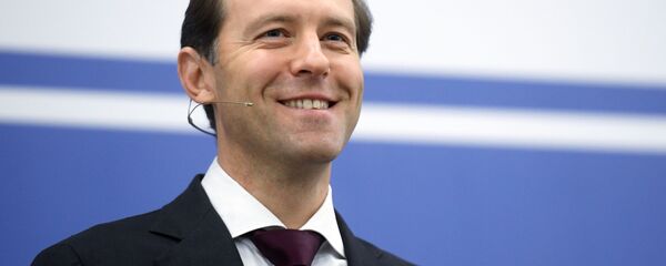 دنیس مانتوروف وزیر صنایع و تجارت روسیه دنیس مانتوروف وزیر صنایع و تجارت روسیه - اسپوتنیک ایران