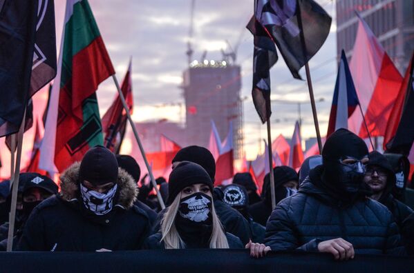 شرکت کنندگان رژه به مناسبت روز استقلال در لهستان - اسپوتنیک ایران  