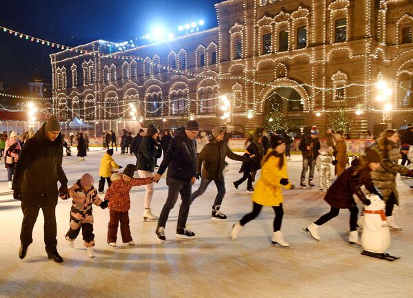 میدان اسکیت روی یخ میدان سرخ مسکو  - اسپوتنیک ایران  