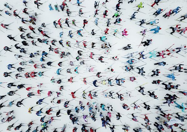 شرکت کنندگان در مسابقه همگانی اسکی  اسکی روسیه 2019 در استان مسکو - اسپوتنیک ایران  