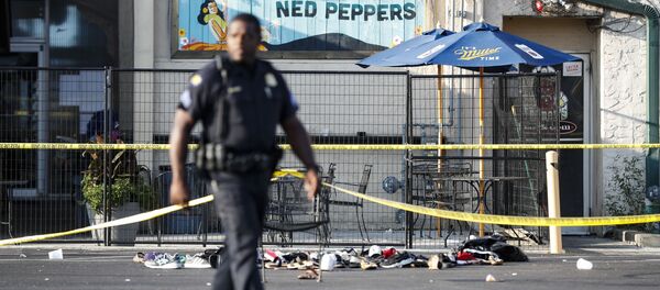 جان باختن یک لاتین توسط پلیس آمریکا - اسپوتنیک ایران  