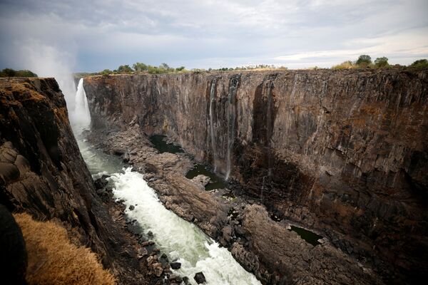 آبشار ویکتوریا پس از خشکی طولانی در زیمباوه - اسپوتنیک ایران  