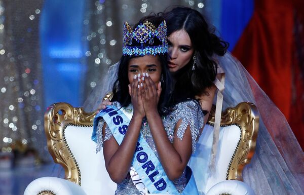مراسم مرحله فینال کنکور ملکه زیبایی جهان  در لندن
نماینده جامائیکا 
Toni Ann Singh 
ملکه زیبایی جهان اعلام شد - اسپوتنیک ایران  