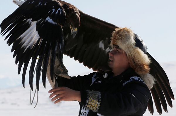 شکار با عقاب در قزاقستان - اسپوتنیک ایران  