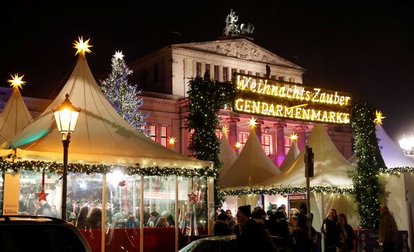 بازارچه کریسمس در میدانی در برلین - اسپوتنیک ایران  