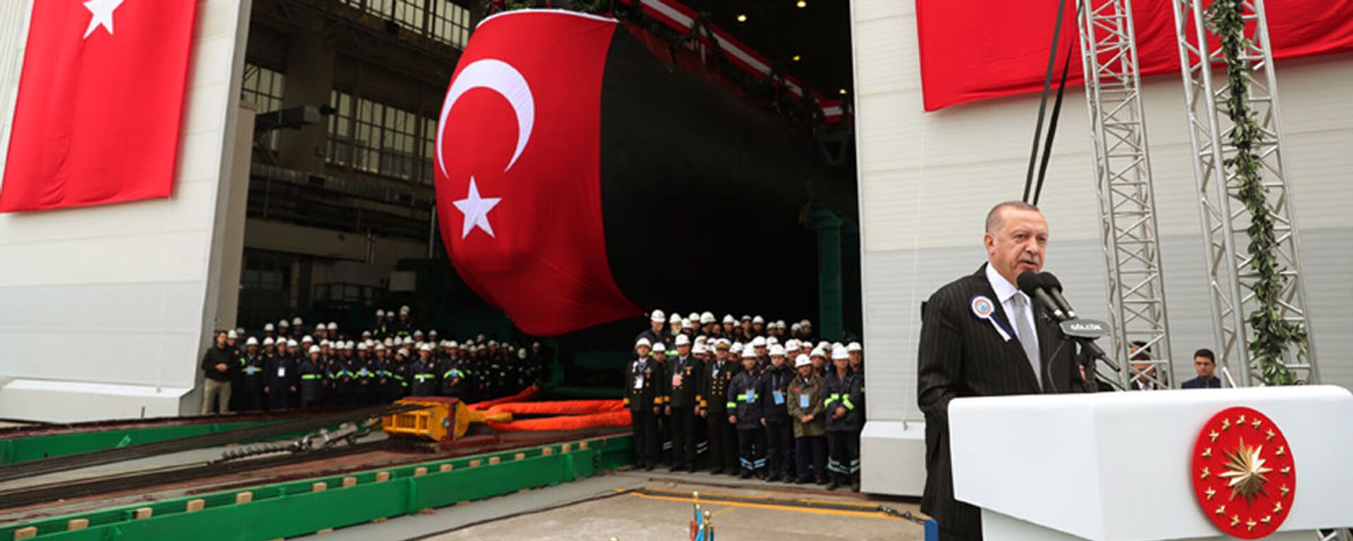 Церемония спуска на воду первой турецкой подводной лодки Piri Reis на военной верфи Гельджук - اسپوتنیک ایران  , 1920, 17.11.2021