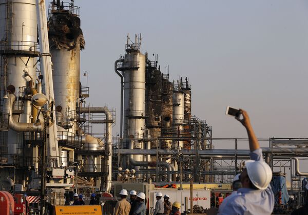14 سپتامبر- حمله به تاسیسات نفتی آرامکو سعودی که به دنبال آن افزایش بهای نفت در بورس را  رقم خورد. ایران در حمله به این تاسیاست متهم شد.   - اسپوتنیک ایران  