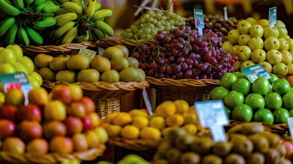 کدام میوه های شما را چاق می کنند - اسپوتنیک ایران  