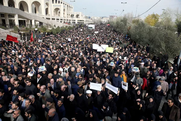 راهپیمایی ها در ایران پس از شهادت سردار سلیمانی - اسپوتنیک ایران  