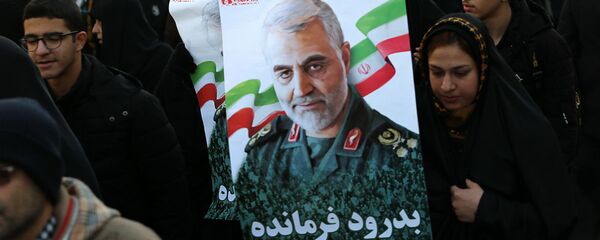 سرکشی دولت آمریکا و ترور قاسم سلیمانی - اسپوتنیک ایران  