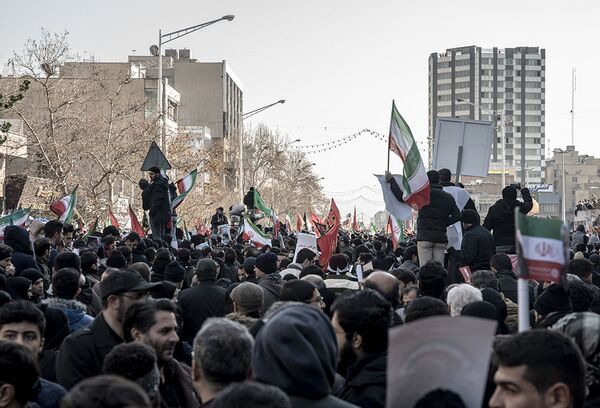 مراسم تشییع پیکر سپهبد قاسم سلیمانی در تهران - اسپوتنیک ایران  