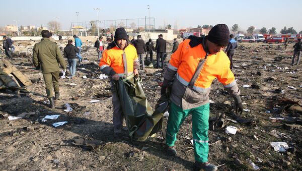 نیروهای امداد در محل سقوط هواپیمای اوکراینی در ایران - اسپوتنیک ایران  
