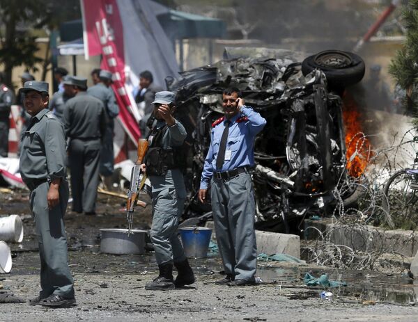 مأموران پلیس در محل انفجار در کابل - اسپوتنیک ایران  